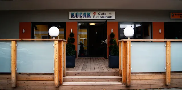 MAY Cafe & Restaurant