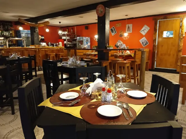 Monte Rojo " Restaurante - Bar "