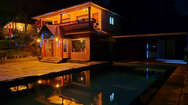 Green Garden Holiday Home