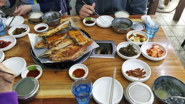 Namhae Jayeonsan Sashimi