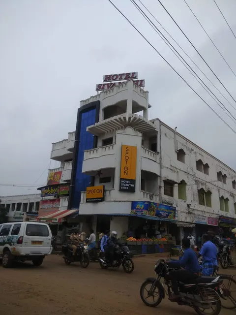 SPOT ON 61149 Hotel Sivanthi