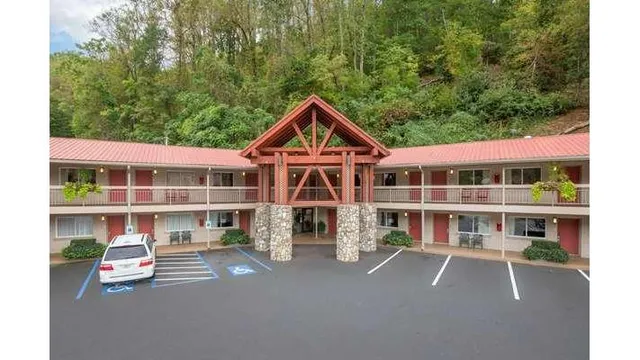 Econo Lodge Cherokee Near River Park