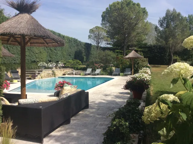 AU CHANT DES SORGUES