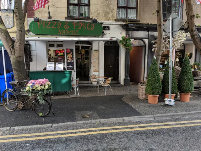 Pizza & Pasta Napoli