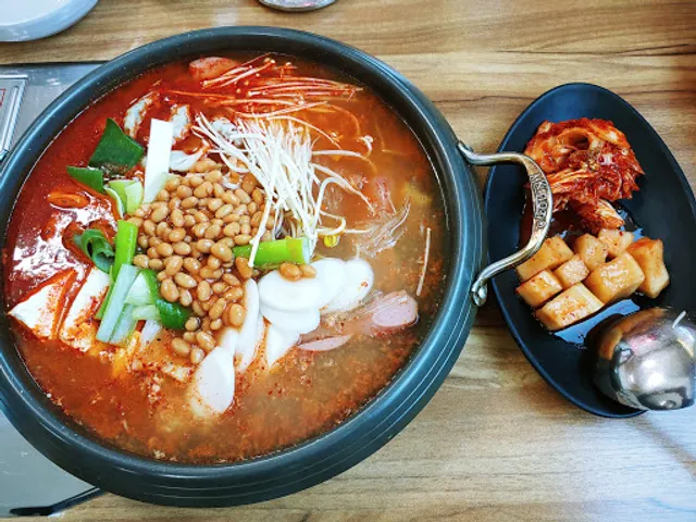 유민이네 부대찌게 육개장