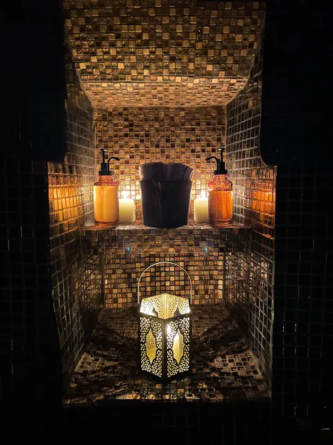 Les bains d'Aphrodite - Love room - Jacuzzi et hammam privatif à Auriol