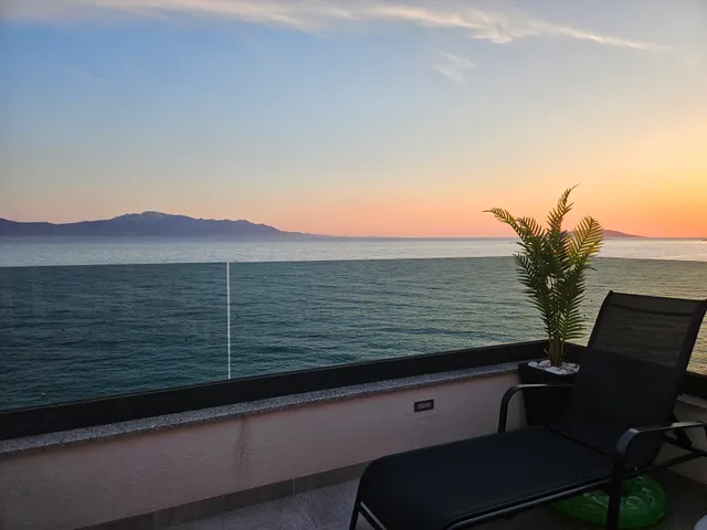 APARTMENT NINA BRIST