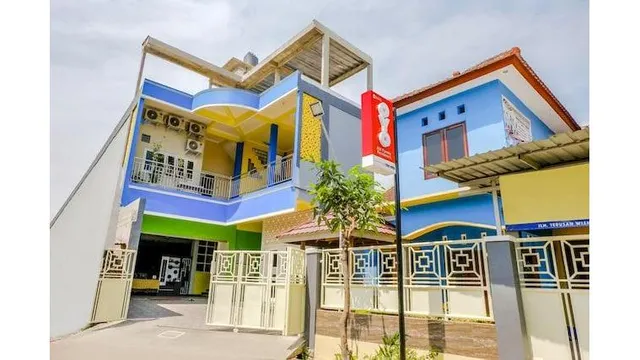 OYO 1979 Alif Family Residence