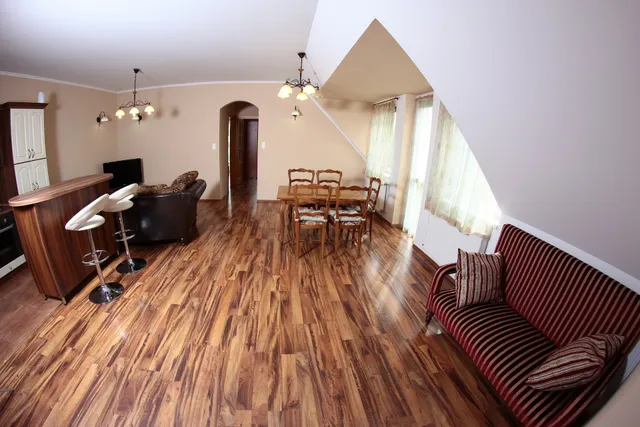 Balm Apartment, Eger