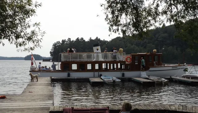 Bondi Village Lodge & Cottages