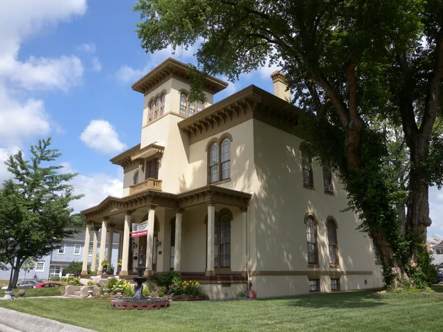 The Pepin Mansion Historic Bed & Breakfast