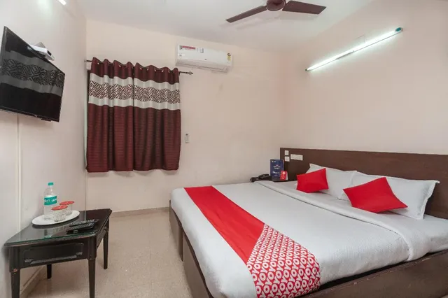 OYO 9525 Park Service Apartments