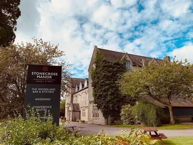 Stonecross Manor Hotel