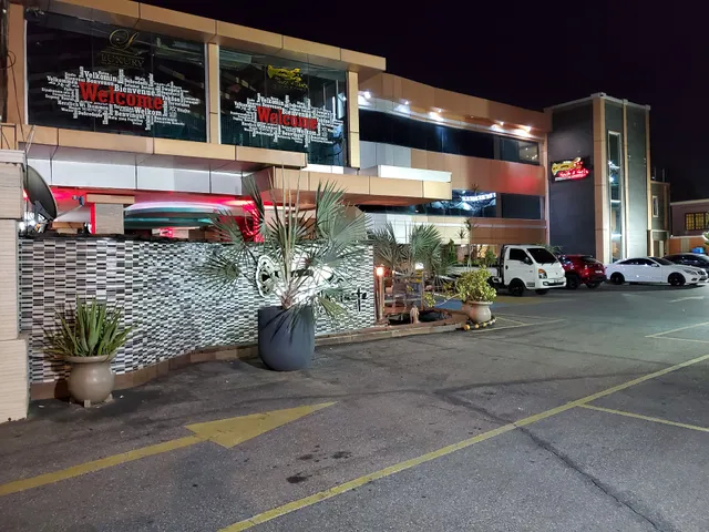 Touch n Taste Restaurant & Lounge