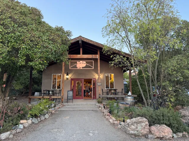 Charles R Vineyards
