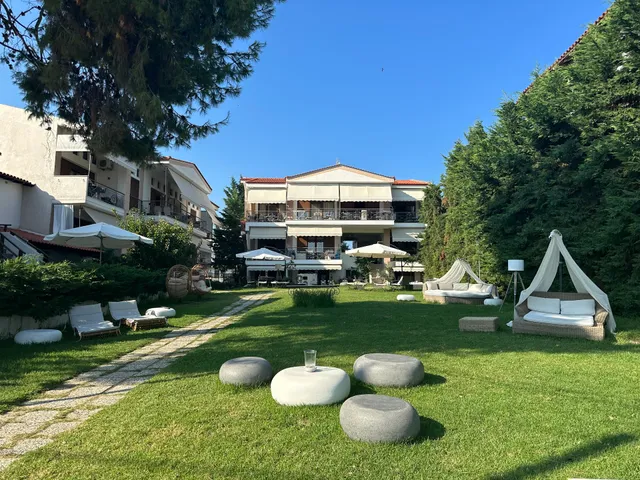 ikies mantsiou Luxury Apartments