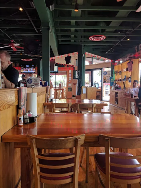WingHouse Bar & Grill