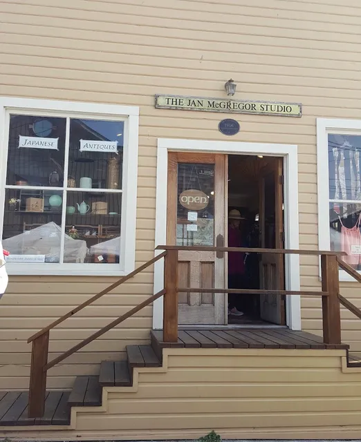 Jan Mc Gregor Studio & Antique