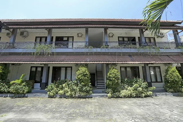 Giri Puspa Guest House