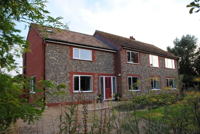 Stone Lodge Holt - Bed & Breakfast