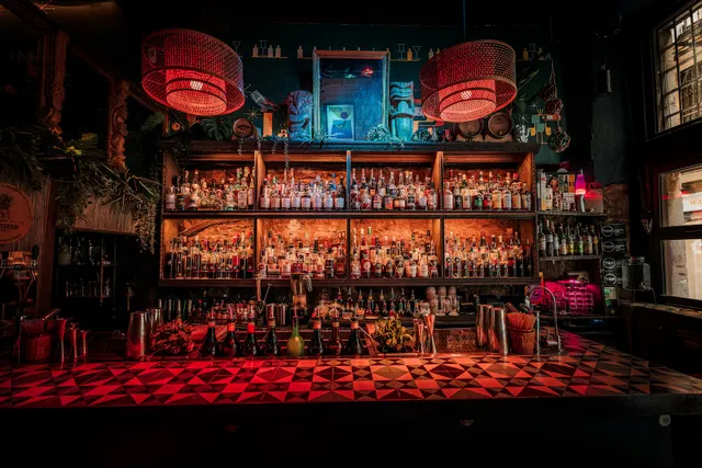 Collage Cocktail Bar