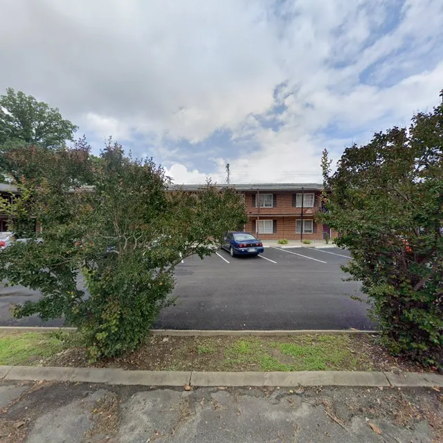 Colonel Waller Inn & Suites