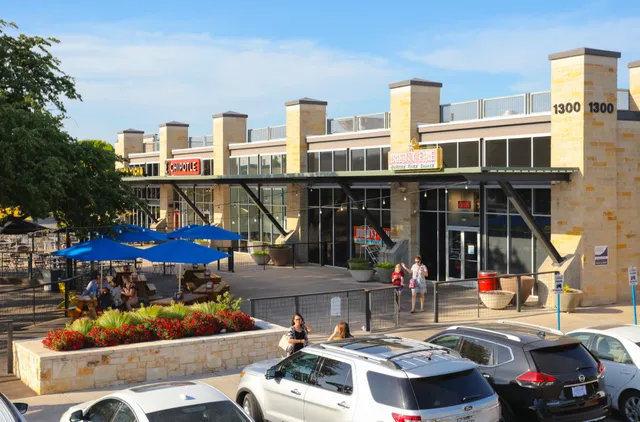 University Oaks Shopping Center