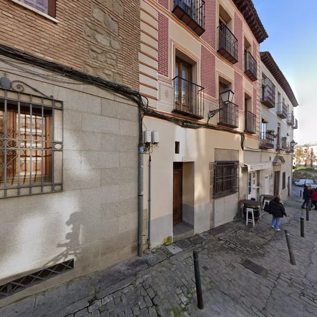 Apartamentos Toledo Suits