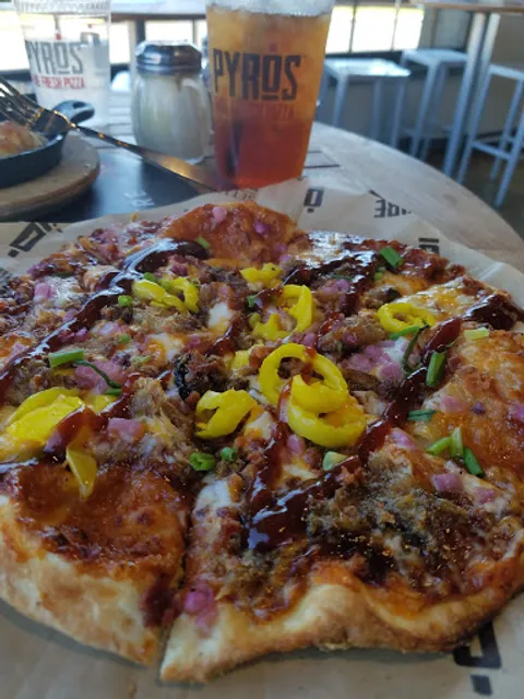 PYRO'S Fire Fresh Pizza