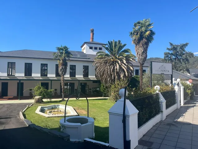 Viña Femita. Hotel, Albergue y Restaurante