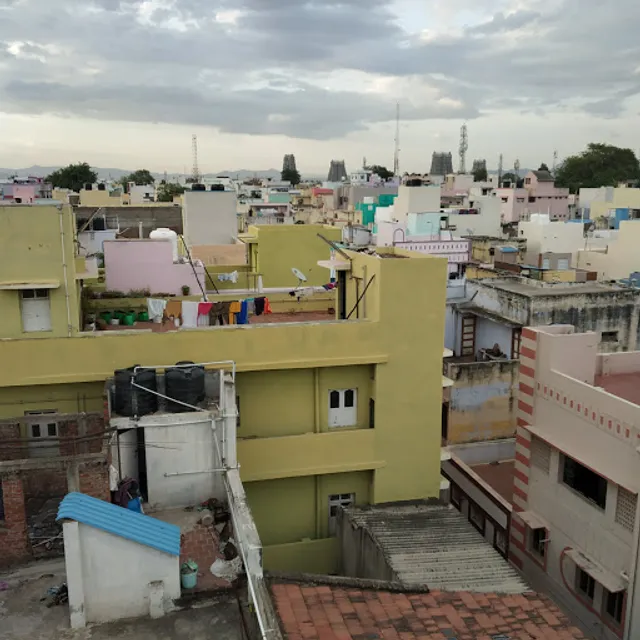 Iyswarya Tiffin Center