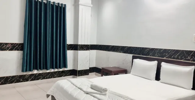 OYO 975 Trung Nam Hotel