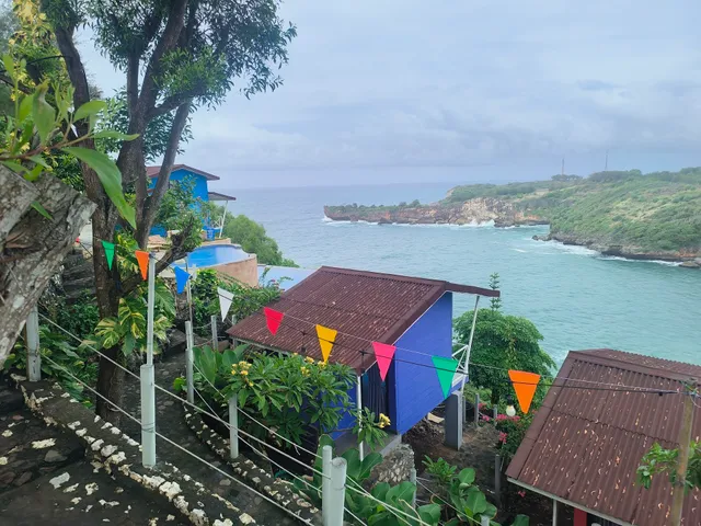 Baron Lighthouse Cottage & Eatery
