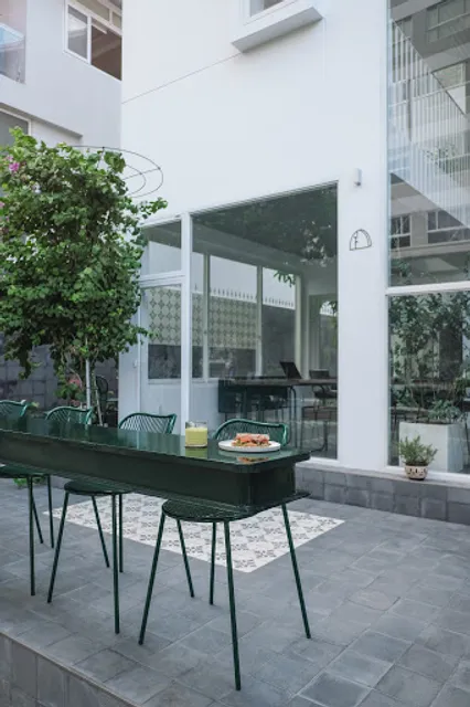 Le Montage - Bistro / Cafe