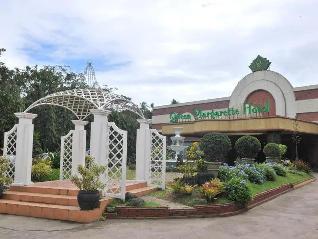 Queen Margarette Hotel Main Domoit, Lucena, Quezon