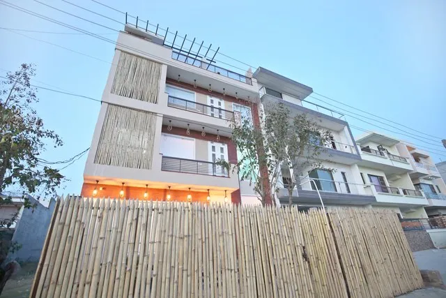 OYO 13130 Dream Nest