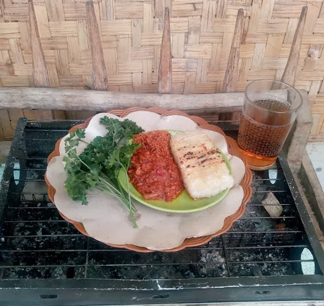 Warung Nasi Ibu Rw ( Ceu Onyas )