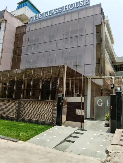 Hotel The Glass House