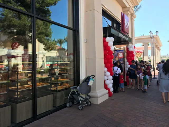 85°C Bakery Cafe - Irvine Spectrum