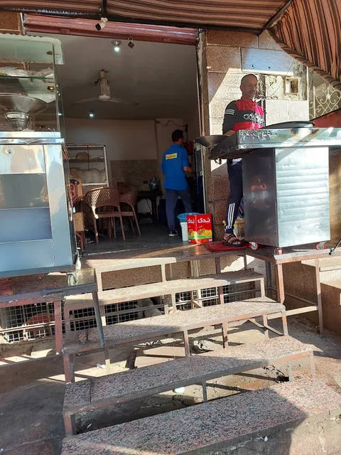 مطعم فول وفلافل علام