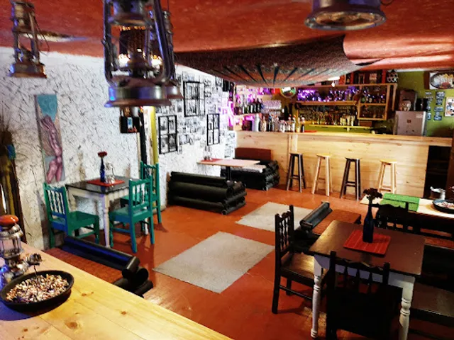 DELIVERY PIZZERIA TAYTA'S RESTO BAR