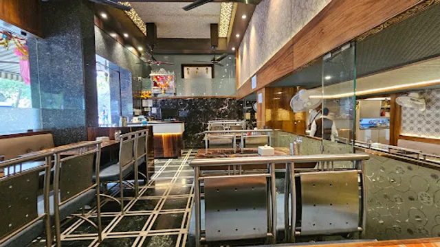 Abishek Hotel & Restaurant