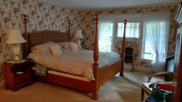 Bernard Gray Hall Bed and Breakfast
