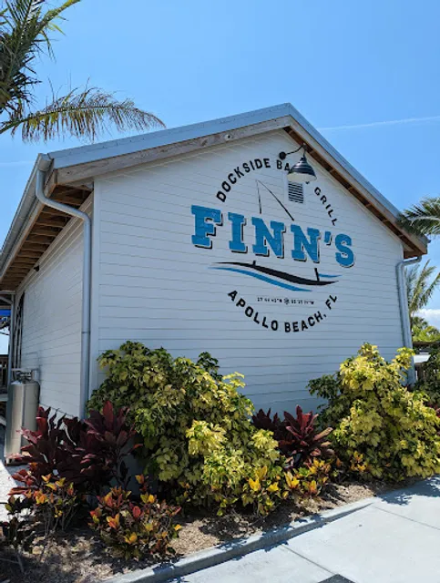 Finn's Dockside Bar & Grill