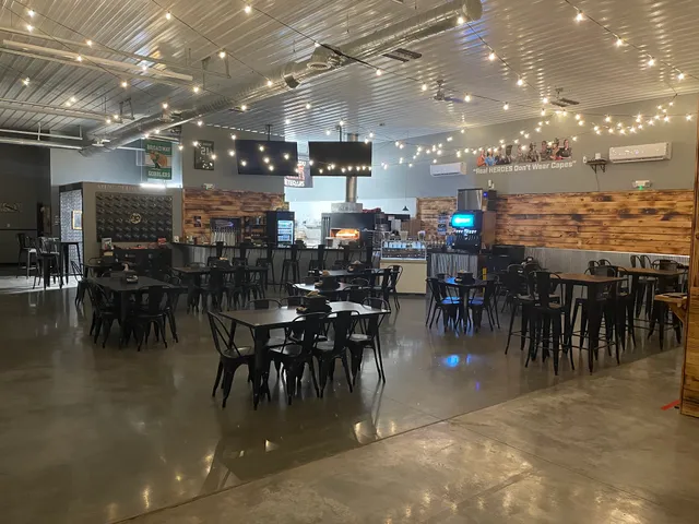 Beards & Broads Pizzeria & Entertainment