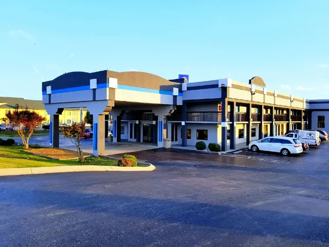 Gateway Inn & Suites Clarksville