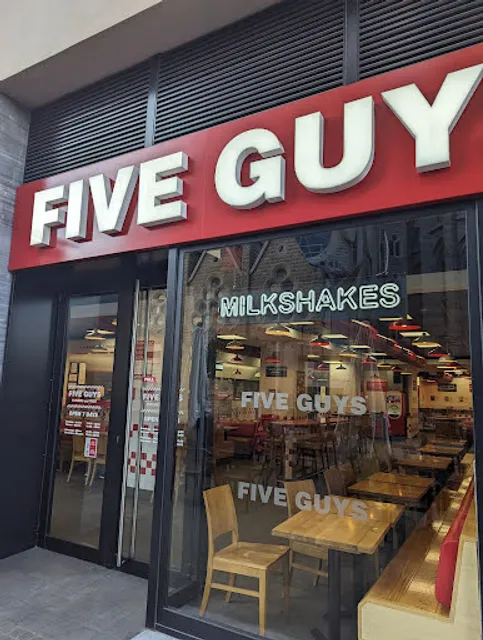 Five Guys Burgers and Fries Sagrada Familia