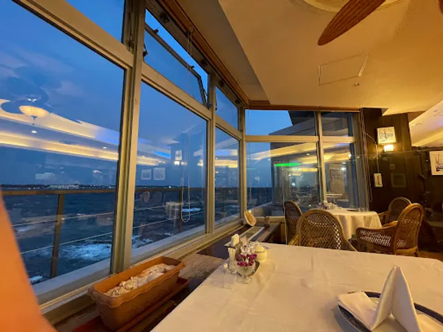 Bayside Restaurant Cafe More