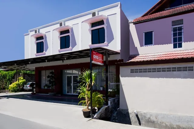 OYO 3225 Alinia Guest House Syariah