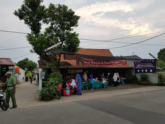 Warung Nasi Rawon & Pecel Madiun "deCANGKRUKAN" di Depok